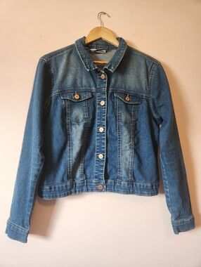 Noisy May NMDebra Denim Jacket Medium Blue Wash EUC Size L Trucker